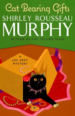 Cat Bearing Gifts (Joe Grey Mystery Series, 18)